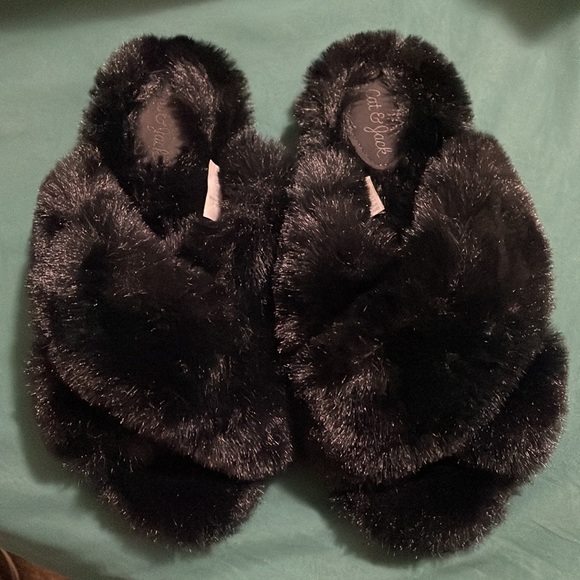 Cat & Jack Shoes - Fluffy Flip Flop Slipper